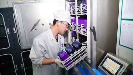 一台小米9是怎样炼成的 探访富士康工厂的电子真空器件制造秘密